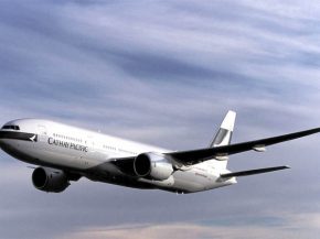 
Jeudi, un Boeing 777 de Cathay Pacific reliant New York à sa base de Hong-Kong a été contraint d’effectuer un  arrêt techni