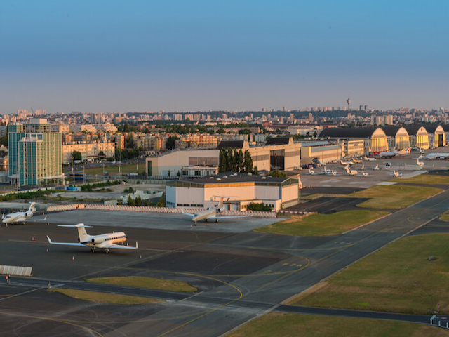 Embraer et Eve signent un protocole d'accord avec le Groupe ADP pour renforcer les opérations à Paris-Le Bourget 1 Air Journal