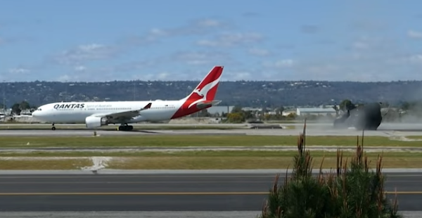 
Un avion Airbus A330 de Qantas a endommagé la surface de la piste de l aéroport international de Perth le dimanche 15 septembre