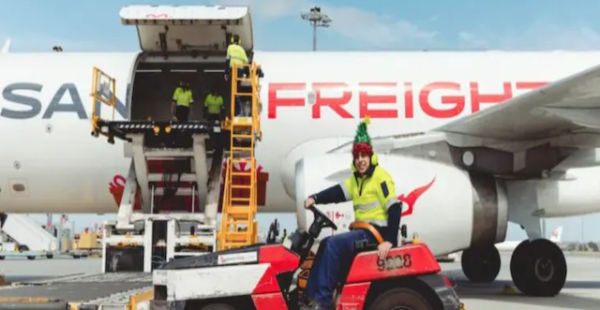 
Freight Freight, la filiale cargo de la compagnie australienne Qantas,  a dévoilé un avion A321F célébrant les hottes du Pè