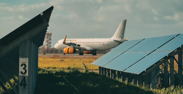 
Aeroporti di Roma (ADR) a inauguré aujourd hui son nouveau parc solaire à Rome Fiumicino, le plus grand système photovoltaïqu