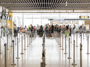 


Plus d une cinquantaine de passagers français ont été bloqués la semaine dernière à Podgorica, au Monténégro, en r