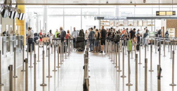 


Plus d une cinquantaine de passagers français ont été bloqués la semaine dernière à Podgorica, au Monténégro, en r