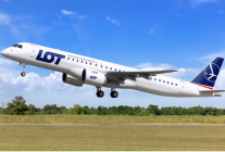 
LOT Polish Airlines a pris livraison de son premier Embraer E195-E2 moins de trois mois après la signature de l accord. La compa