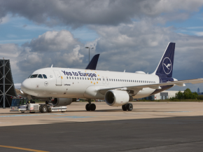 
Le groupe Lufthansa a envoyé lundi un message clair et fort en faveur d une Europe forte à l aéroport de Bruxelles, lorsque qu