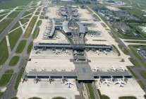 
Des équipes à l’aéroport de Roissy Charles de Gaulle recherchent activement une chienne, échappée d’un avion il y a une 