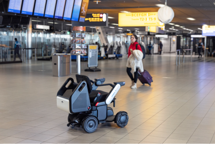 Handicap : l'aéroport d'Amsterdam Schiphol étend l'essai de fauteuils roulants autonomes 1 Air Journal