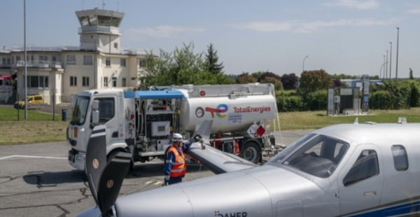 
Avec le lancement d’une offre de carburant alternatif contenant du carburant d aviation durable (SAF) sur l’aérodrome de Par