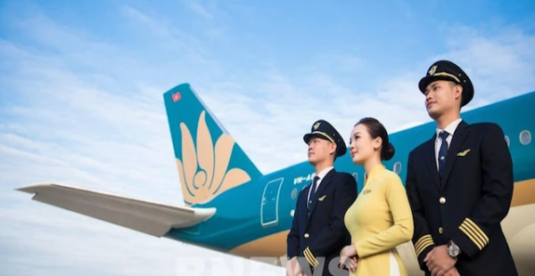 
Vietnam Airlines étudie une commande d une vingtaine d avions régionaux Airbus ou Embraer pour accroître sa capacité intérie