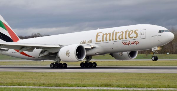 
Boeing et Emirates SkyCargo, la division cargo d Emirates, ont annoncé aujourd hui une commande de cinq 777F (Freighter) supplé