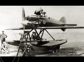 
Histoire de l’aviation – 30 mars 1928. En ce vendredi 30 mars 1928, c’est un membre de l’armée de l’air italienne qu