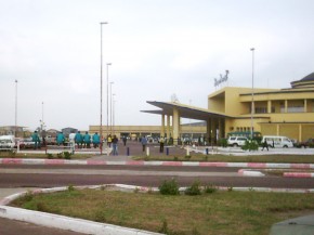 
Les vols Air France n embarquent désormais plus de passagers entre Brazzaville, capitale de la République du Congo, et Kinshasa