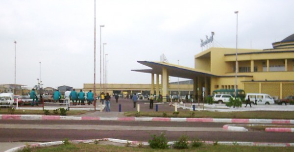 
Les vols Air France n embarquent désormais plus de passagers entre Brazzaville, capitale de la République du Congo, et Kinshasa