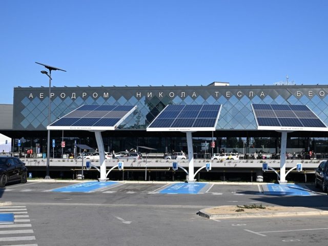 L'aéroport de Belgrade propose la recharge gratuite, entièrement solaire, des véhicules électriques 1 Air Journal