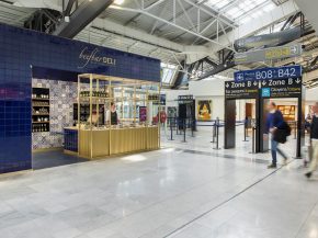 Les  pop-up stores  (boutique éphémère) des terminaux de l aéroport Nice-Côte d’Azur ont été renouvelés pour laisser la 