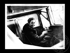 Histoire de l’aviation – 24 mai 1930. C’est seule que l’aviatrice de nationalité britannique Amy Johnson a pris son envol