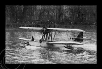 
Histoire de l’aviation – 14 janvier 1927. En ce vendredi 14 janvier 1927, c’est sur la Seine, à Paris, que va prendre fi