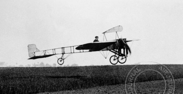 Histoire de l’aviation – 23 janvier 1909. Moment intense pour l’aviateur français Louis Blériot, ce samedi 23 janvier 1909