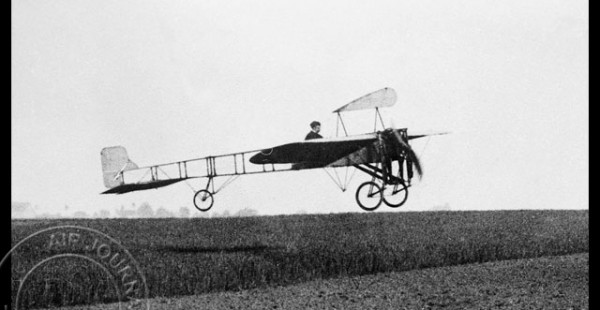 
Histoire de l’aviation – 23 janvier 1909. Conçu en collaboration avec Raymond Saulnier, l’appareil que vient de réaliser