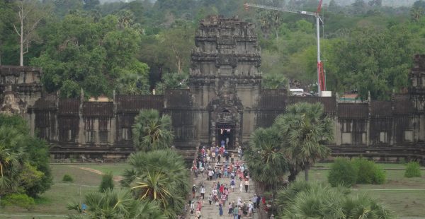 


Angkor, situé près de Siem Reap au Cambodge, est célèbre pour ses temples majestueux et ses vestiges archéologiques. Voici