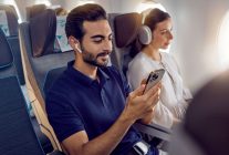 
Turkish Airlines propose désormais un accès gratuit aux diverses messageries instantanées, WhatsApp, Messenger et WeChat, entr