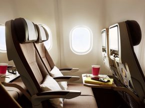 
SWISS améliore propose un meilleur confort en classe Economie sur les vols long-courriers en permettant aux voyageurs la possibi