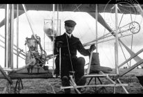 


Histoire de l’aviation – 19 décembre 1909. Suite à un décret, paru au sein du Journal Officiel, ce dimanche 19 décemb