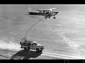 Histoire de l’aviation – 7 février 1959. Se faire de la publicité tout en soutenant une noble cause, voilà résumé l’obj