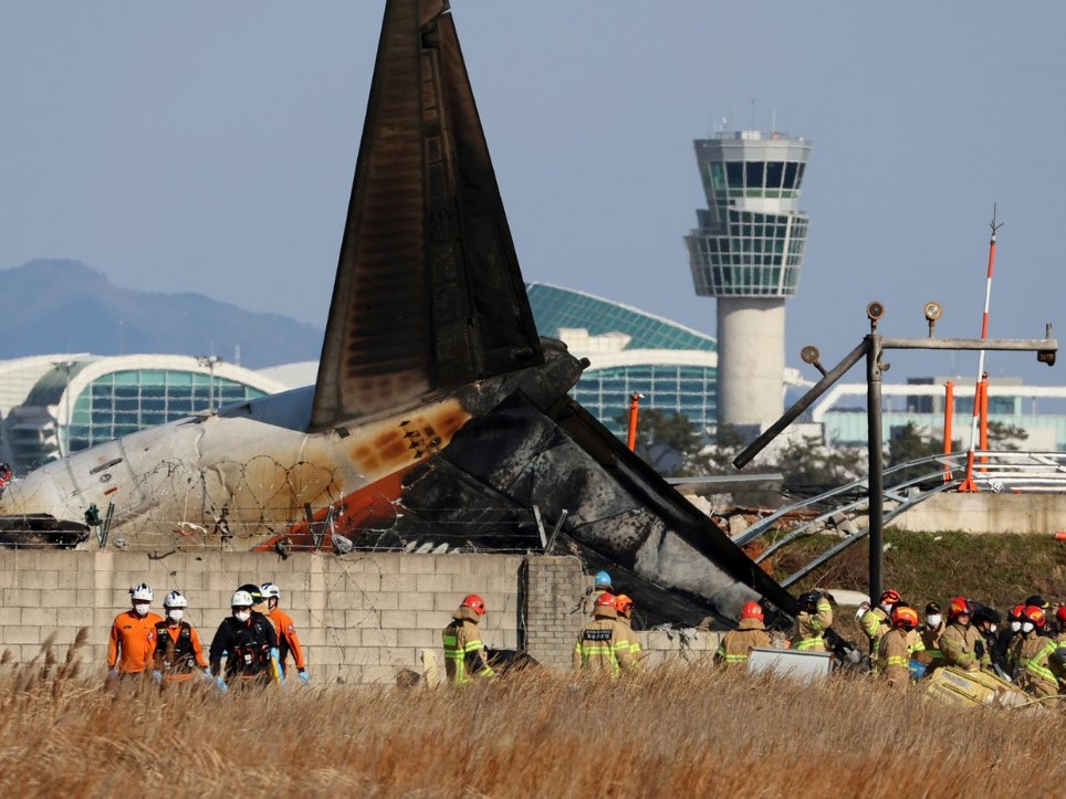 La police sud-coréenne perquisitionne l'aéroport de Muan et les bureaux de Jeju Air 1 Air Journal