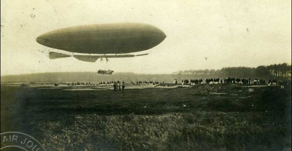 


Histoire de l’aviation – 12 septembre 1908. Soixante-deux minutes et quinze secondes, voilà le temps pendant lequel aura 