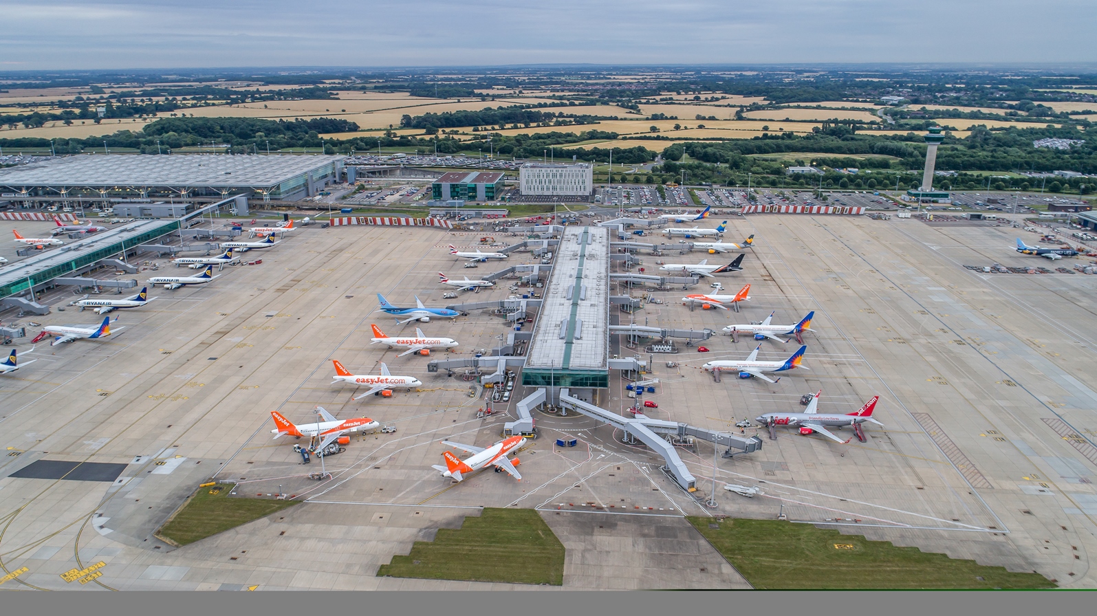 L'aéroport Londres-Stansted dépasse pour la première fois le cap des 29 millions de passagers en 12 mois 1 Air Journal