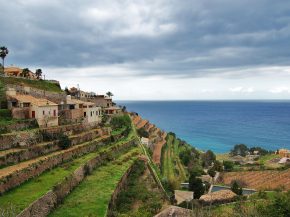 
Les îles Baléares, qui font partie de l Espagne, sont desservies par plusieurs aéroports. Les principales îles des Baléares 