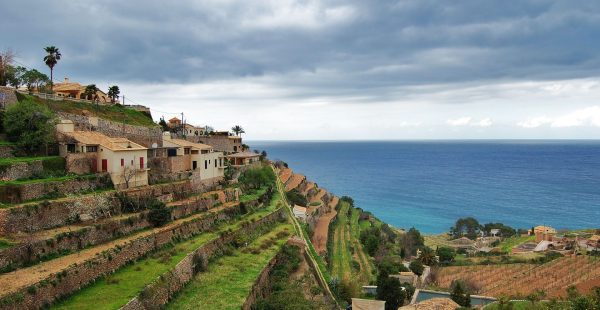 
Les îles Baléares, qui font partie de l Espagne, sont desservies par plusieurs aéroports. Les principales îles des Baléares 