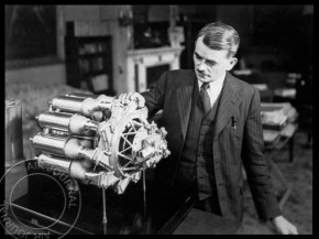 
Histoire de l’aviation – 16 janvier 1930. Frank Whittle, un officier appartenant à la Royal Air Force, soit la RAF, est au 