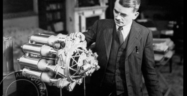 
Histoire de l’aviation – 16 janvier 1930. Frank Whittle, un officier appartenant à la Royal Air Force, soit la RAF, est au 