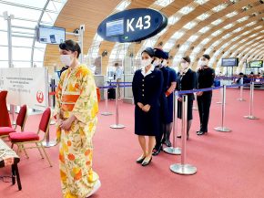 
Japan Airlines lance   Any Wear, Anywhere », un service de location de vêtements pour les voyageurs qui se rendent au Japon.
S