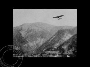 Histoire de l’aviation – 27 septembre 1910. C’est sur une magnifique, mais ô combien cher payée, traversée des Alpes, que