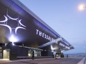 
Le premier ministre grec, Kyriakos Mitsotakis, a inauguré jeudi l’aéroport international Thessalonique-Makedonía entièremen