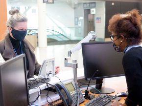 
Avec la réouverture des frontières du Canada -avec les Etats-unis ce 9 août, et le reste du monde le 7 septembre-, l aéroport