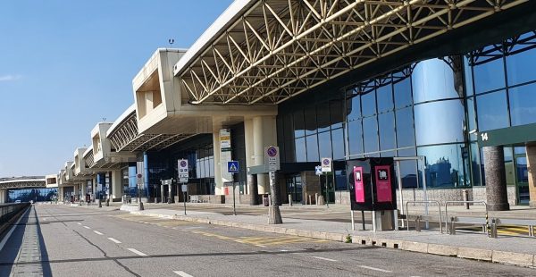 
Milan-Malpensa, le principal aéroport de Milan, va être rebaptisé du nom de Silvio Berlusconi, a annoncé Matteo Salvini, vice