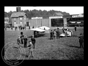 
Histoire de l’aviation – 1er août 1910. Pas moins de 1 700 mètres, c’est l’altitude qu’ont pu enregist