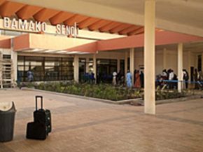 
L’aéroport international de Bamako fait face à une pénurie de kérosène, contraignant les compagnies aériennes à envisage