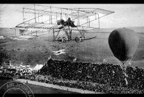 
Histoire de l’aviation – 10 janvier 1910. Pour la toute première fois aux Etats-Unis, va avoir lieu un meeting aérien, ce