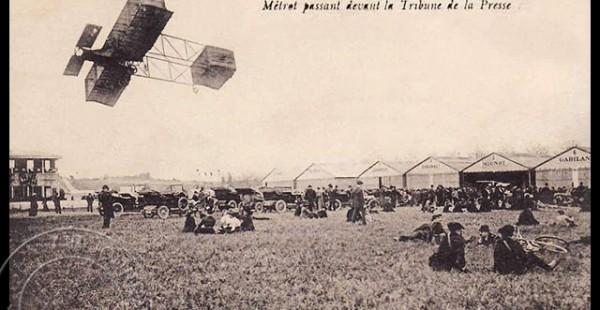 Histoire de l’aviation – 8 mai 1910. En ce dimanche 8 mai 1910, la ville de Lyon accueille un grand meeting aérien : la bo