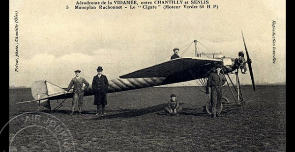 
Histoire de l’aviation – 12 janvier 1912. Moins de deux ans après avoir obtenu son brevet de pilote portant le numéro 127