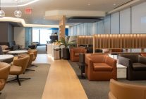 
Lufthansa a ouvert son nouveau salon premium au terminal B de l aéroport international New York-Newark Liberty, dans le New Jers