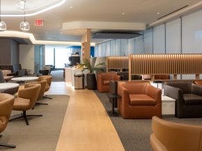 
Lufthansa a ouvert son nouveau salon premium au terminal B de l aéroport international New York-Newark Liberty, dans le New Jers