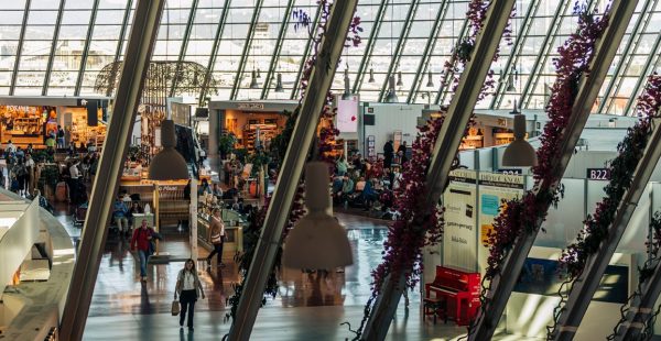 
L’aéroport Nice-Côte d Azur a enregistré 14,8 millions de passagers en 2024, dépassant pour la première fois les 14,5 mill