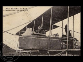 
Histoire de l’aviation – 31 juillet 1912. Trois sacs remplis de courriers, soit pas moins de 15 000 lettres, vont être cha