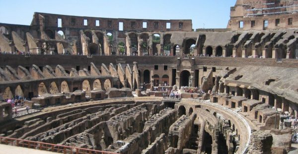 
Un weekend à Rome offre une multitude d expériences inoubliables. Voici quelques incontournables à ne pas manquer :


Le Colis